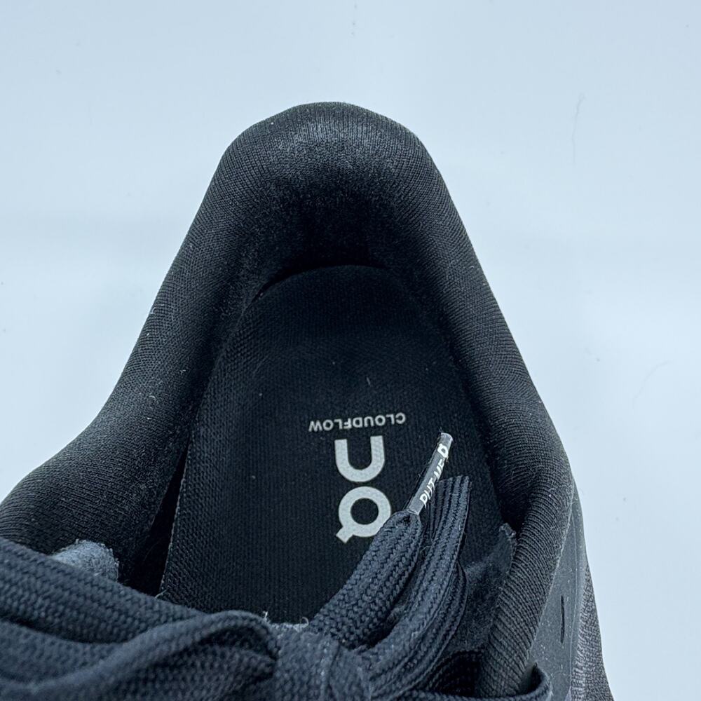 On Cloud Men Running Shoes Black White Swiss Engineering Sneakers US 11 Used - Picture 15 of 16